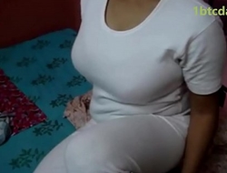 indian woman showing big boobs to her lover