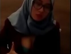 Skandal Cewek Jilbab Biru Cantik Toket Gede Nab Yon di Hotel Terbaru 2019