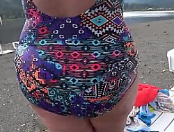BBW less big spoils in tight jeans is dressing in a public dressing room on the beach. Fetish.